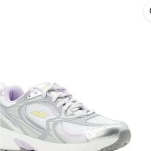 Women's NWT. Avia 5000. White/purple/silver. Women's size 8.5